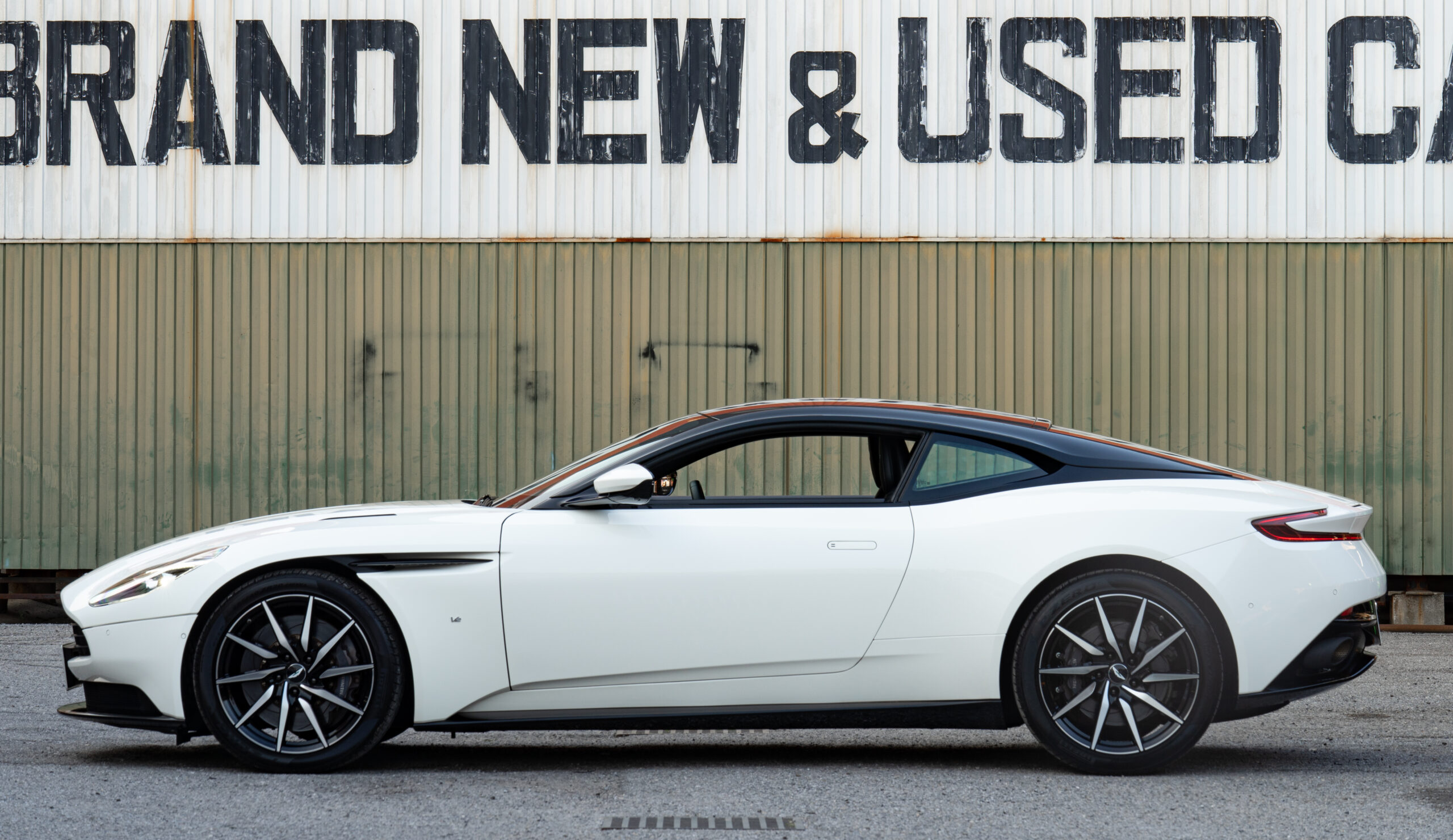 DB11 Launch Edition | 畑野自動車