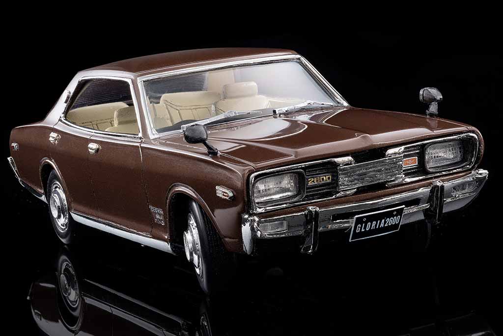 何と4ドアHT化、グロリア化、1/24化の三重改造！童友社製プラモ「230