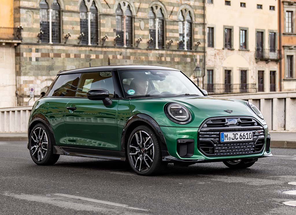 JCWトリムの新型｢MINI クーパーS｣､スポーティなデザインとブランド