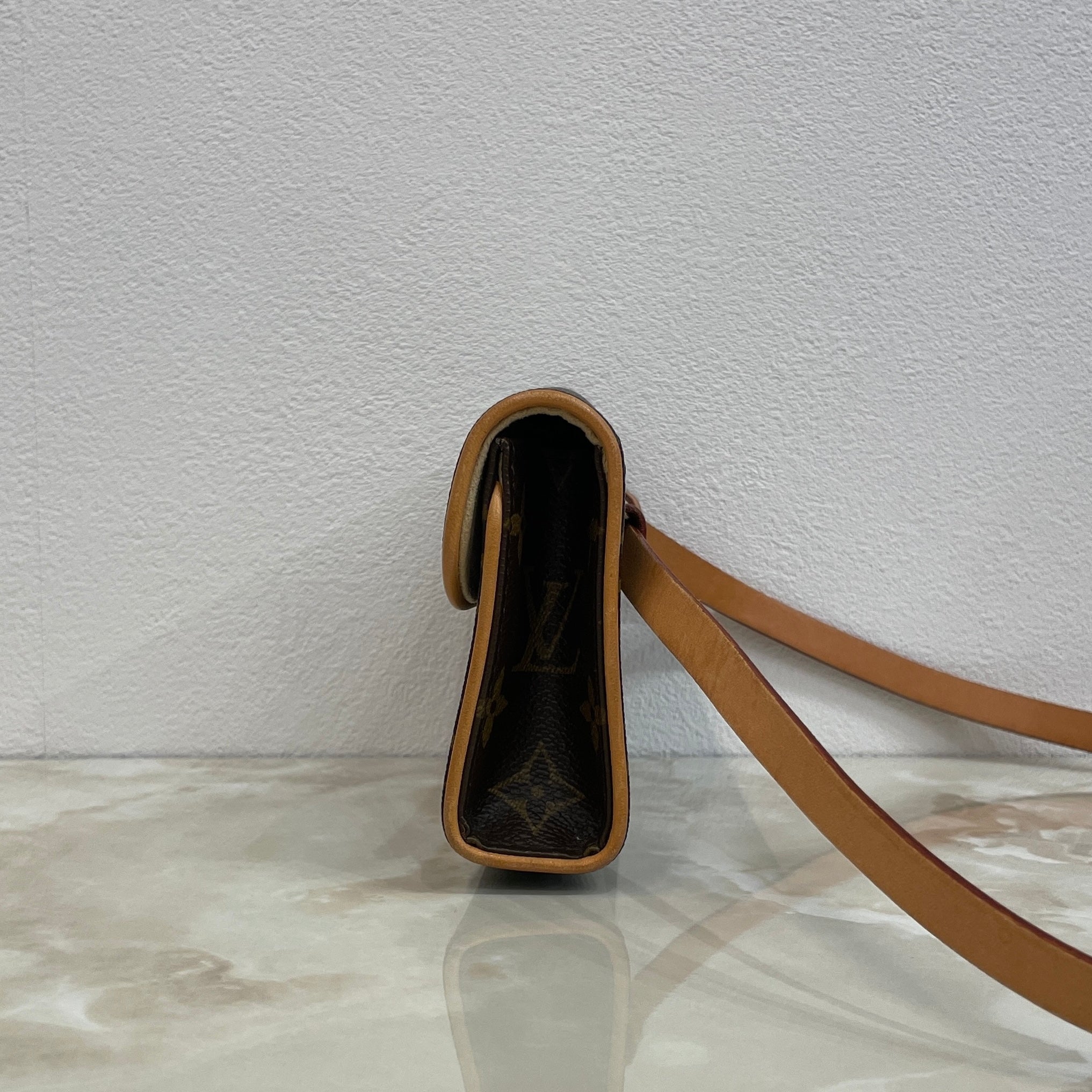 LOUIS VUITTON ポシェットフロランティーヌ