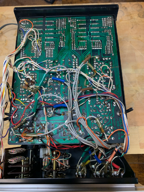 マルチアンプ化の夢に向かって チャンネルデバイダー TA-4300F の