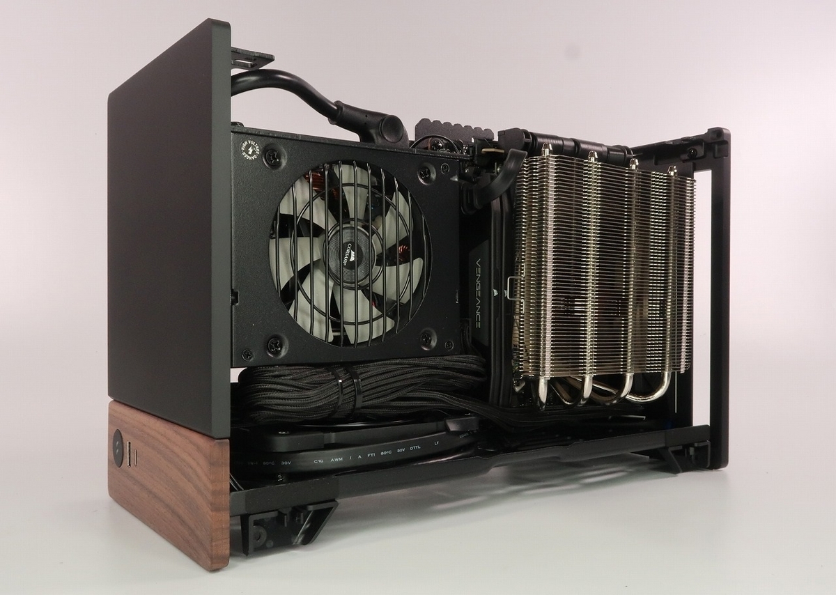 ゲーム要素皆無！】Fractal Design社 小型PCケース「Terra」をレビュー