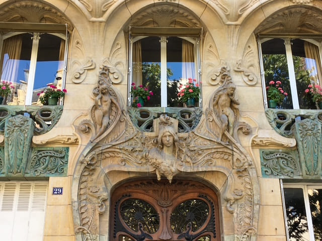 パリのアール・ヌーヴォー建築散策完全ガイド：ギマール・邸宅・メトロ