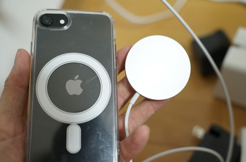 iPhoneSE2 MagSafe充電化計画～充電編 - 本能ブログ【東京とカメラと