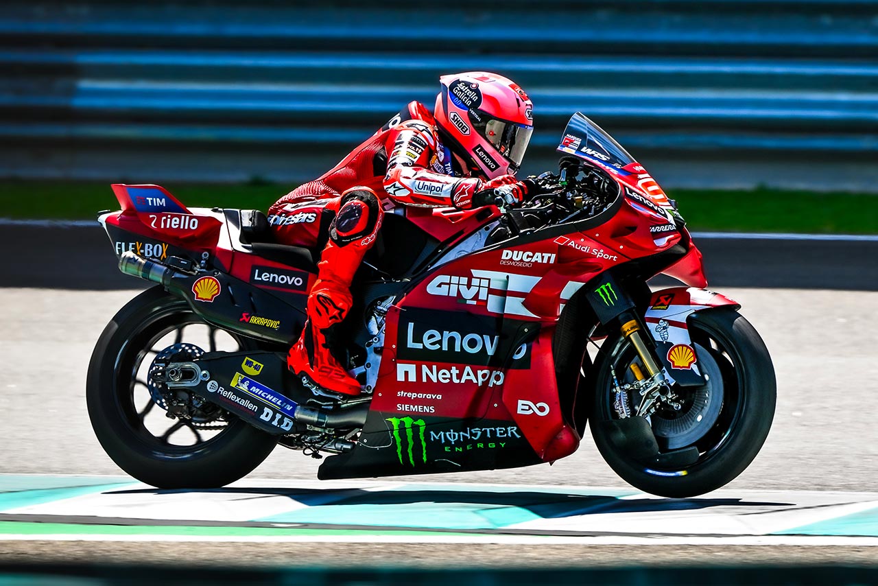 M.マルケスが121日ぶり走行で首位発進。転倒クアルタラロは骨折により