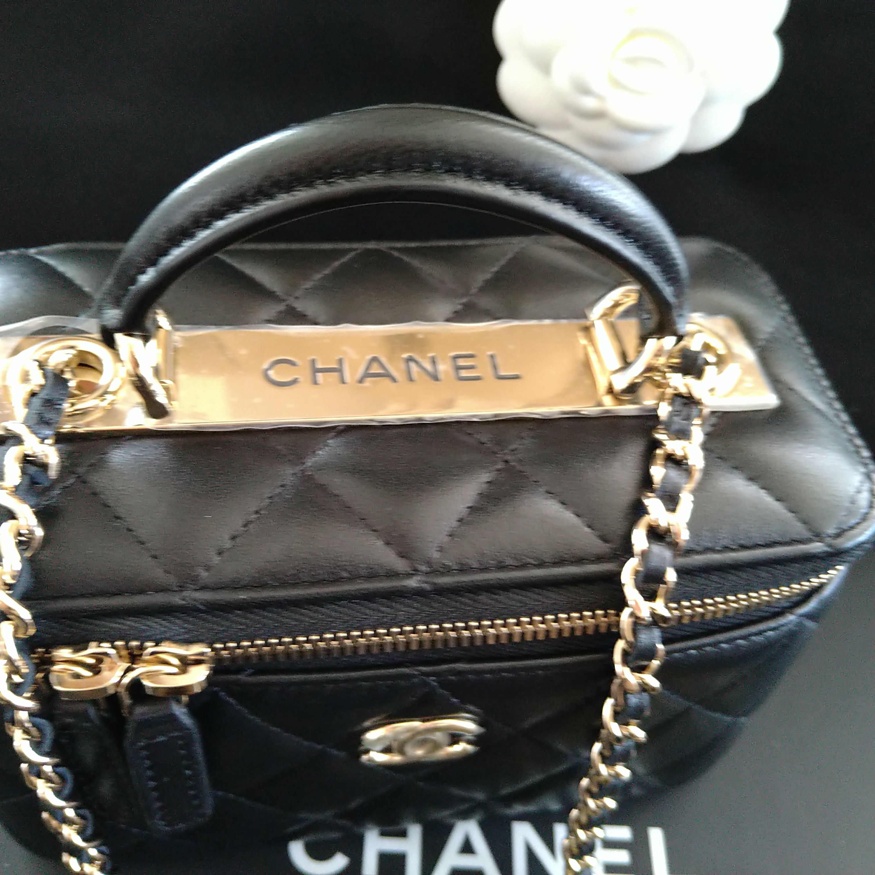 シャネル 24B 新作トレンディCC ラムスキン バニティ ミラー (CHANEL