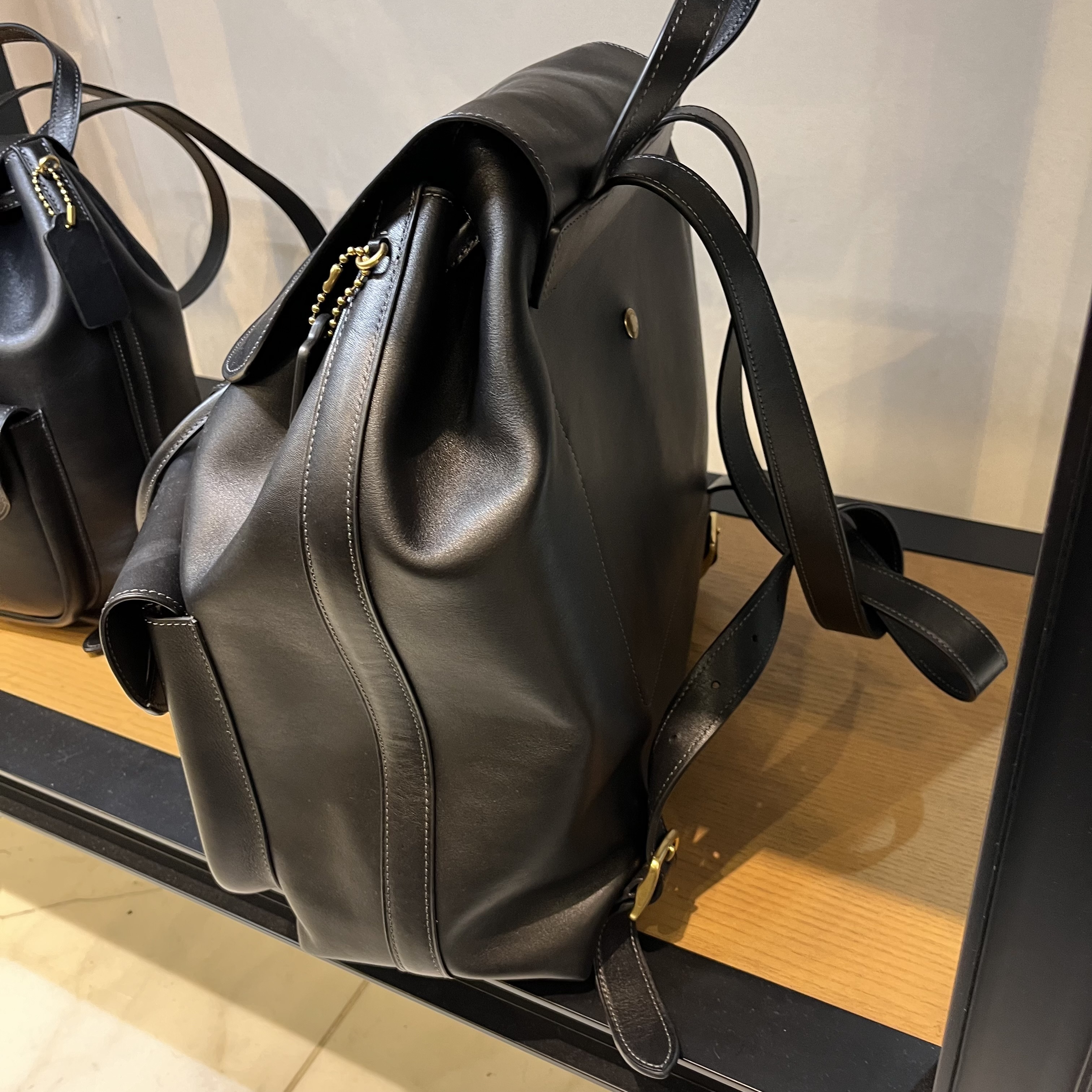 美しく上品【Coach】収納十分♪ クロスビー バックパック (Coach