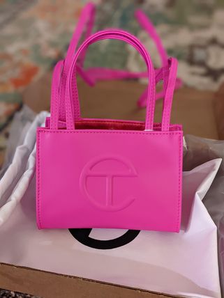 ピンクバッグ Telfar(テルファー) - ブランド通販のBUYMA