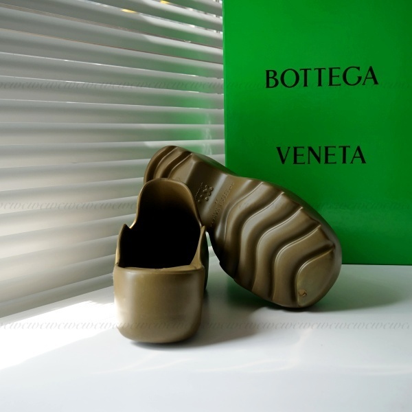 完売必至】ボッテガ個性が光るラバフラッシュクロッグサンダル