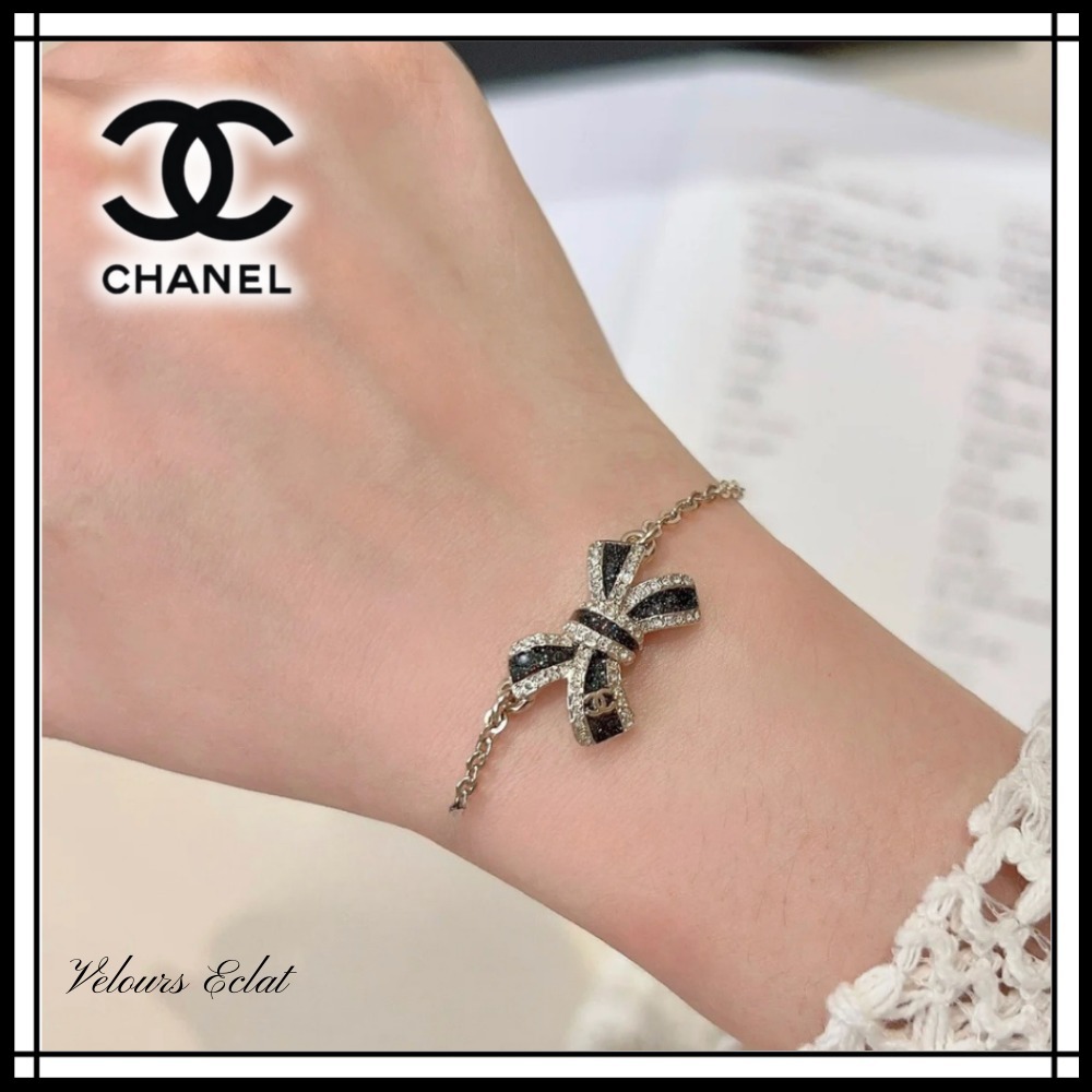 手元にきらめく上品さ【CHANEL】リボンモチーフ ブレスレット (CHANEL