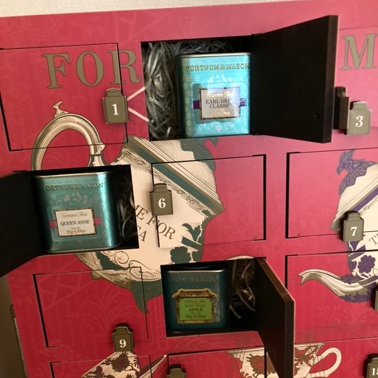 2025年フォートナム&メイソンで彩るホリデー雑貨｜クリスマス用