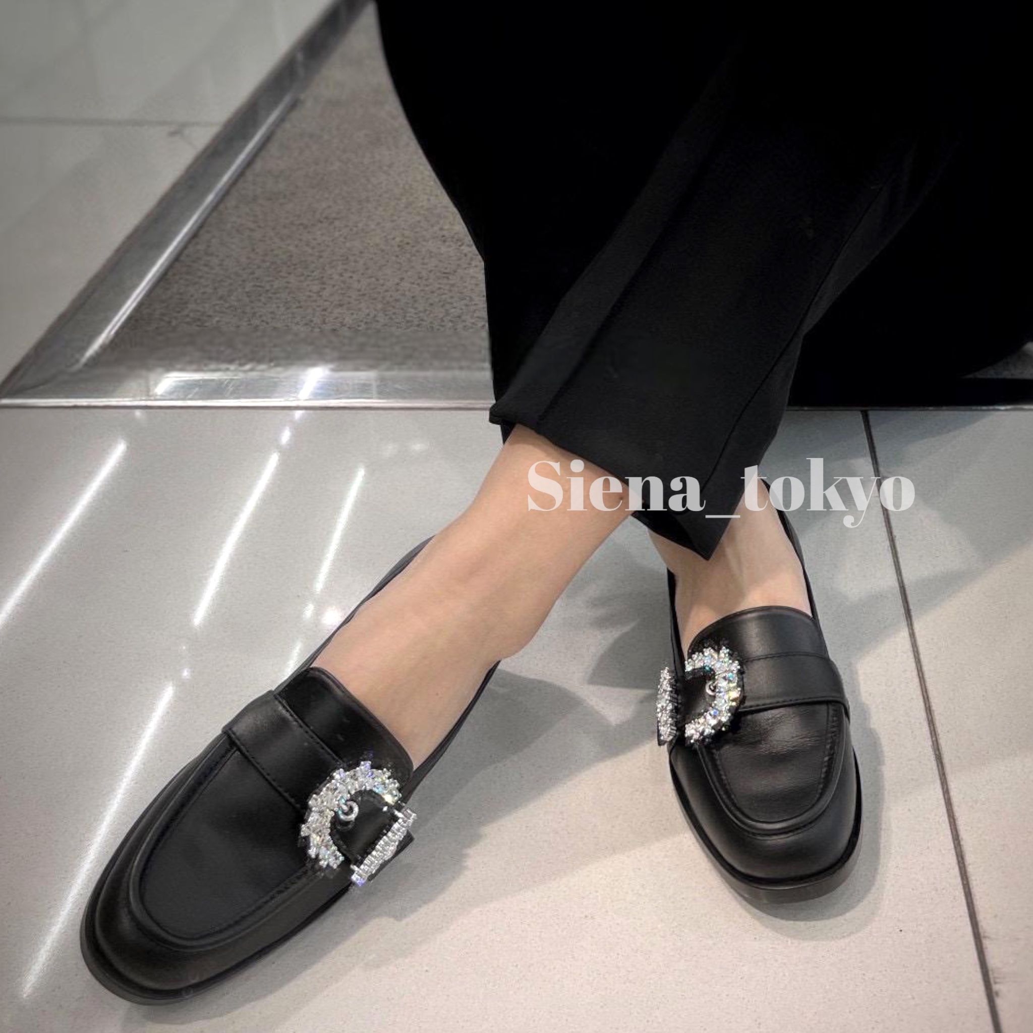 ジミーチュウ Cheri キラキラ ビジュー ローファー (Jimmy Choo