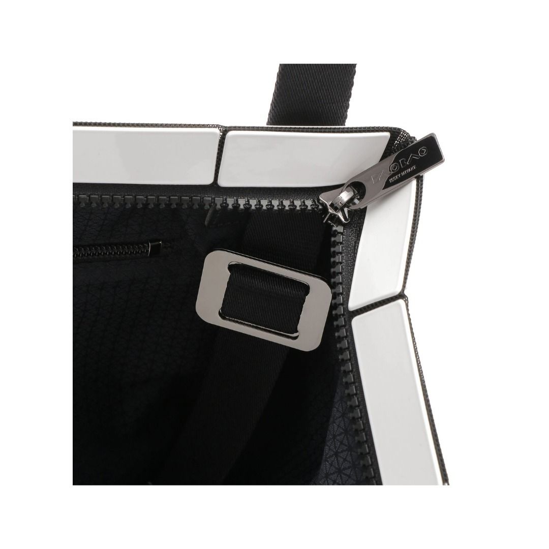 国内発送【BAO BAO ISSEY MIYAKE】LUCENT ショルダーバッグ (BAOBAO