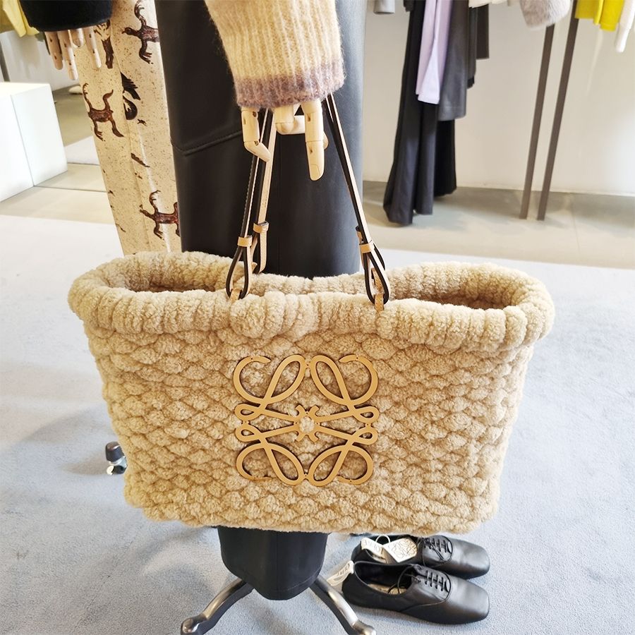 セール】ロエベ☆アナグラム バスケット シアリングA223T43X20 (LOEWE