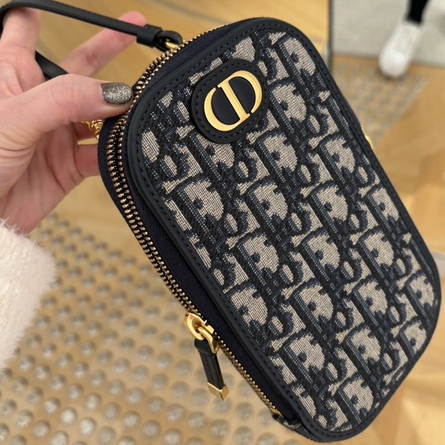 国内発送】 DIOR《30 Montaigne Call'in Dior》フォンホルダー (Dior