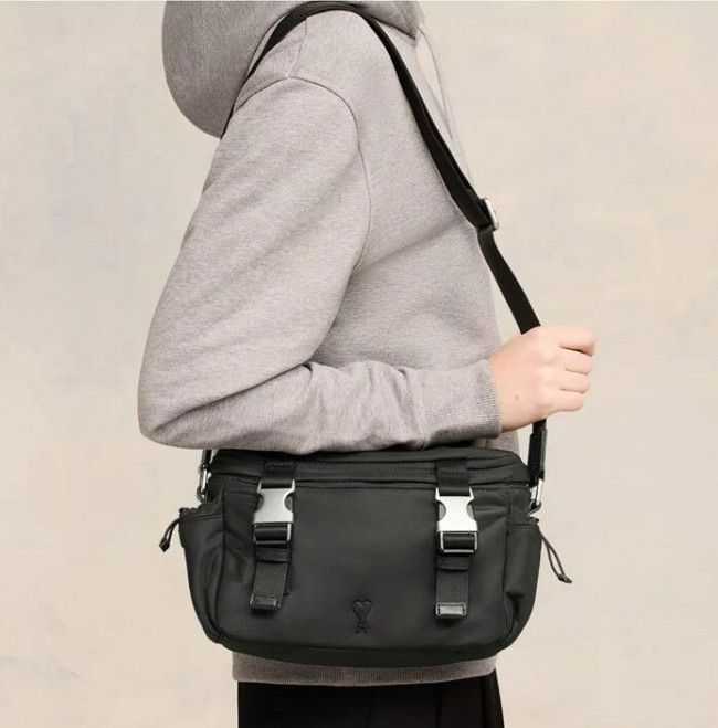 AMI PARIS Messenger Bag アミパリス メッセンジャーバッグ (AMI PARIS