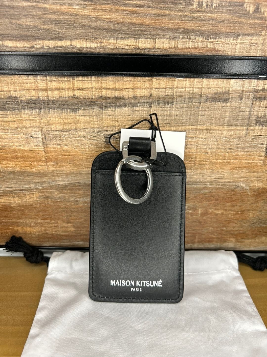 MAISON KITSUNE｜ネックストラップ カード財布 MM05348LC0043 (MAISON