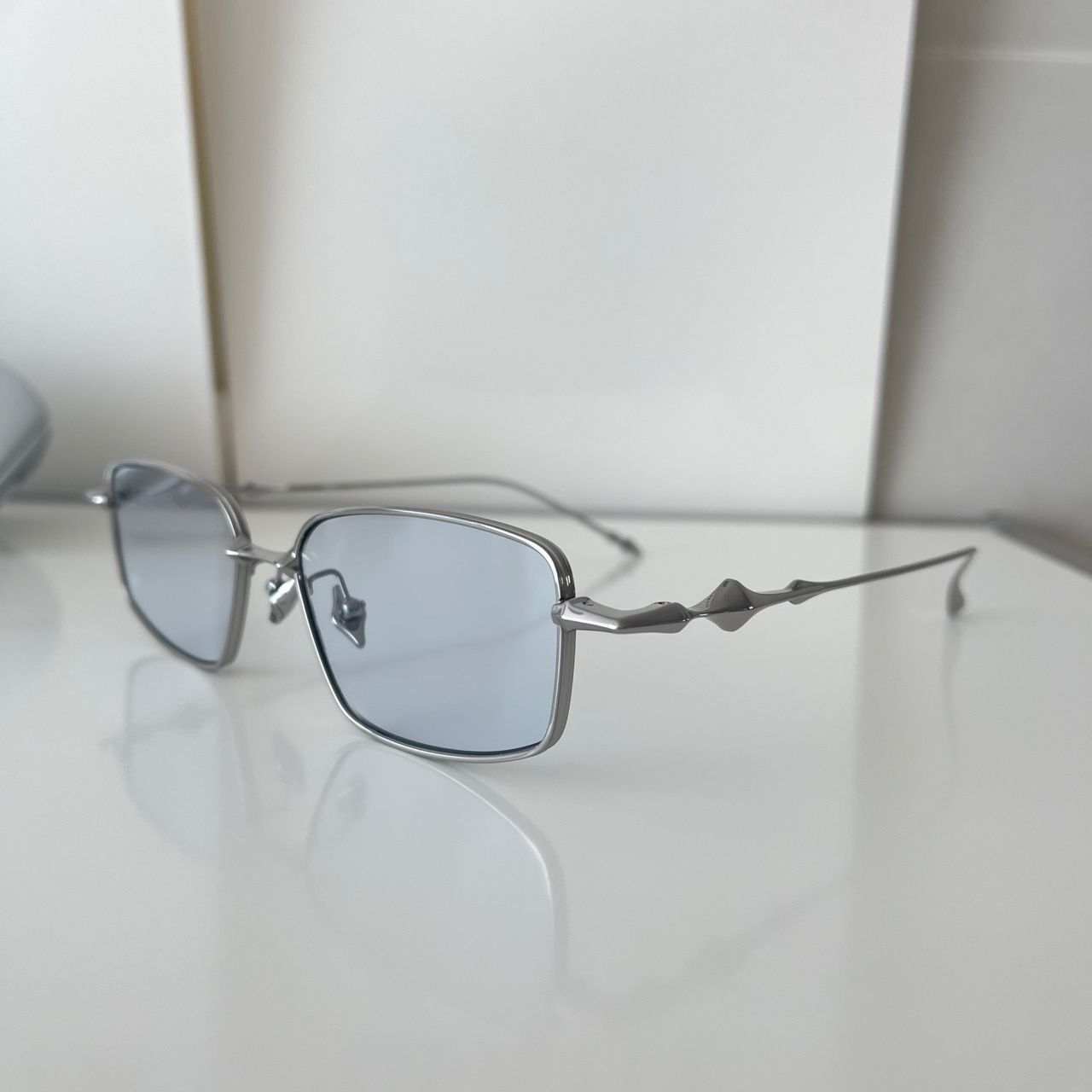 Gentle Monster】 Atomic 02(B) Silver ブルー カラー レンズ (Gentle