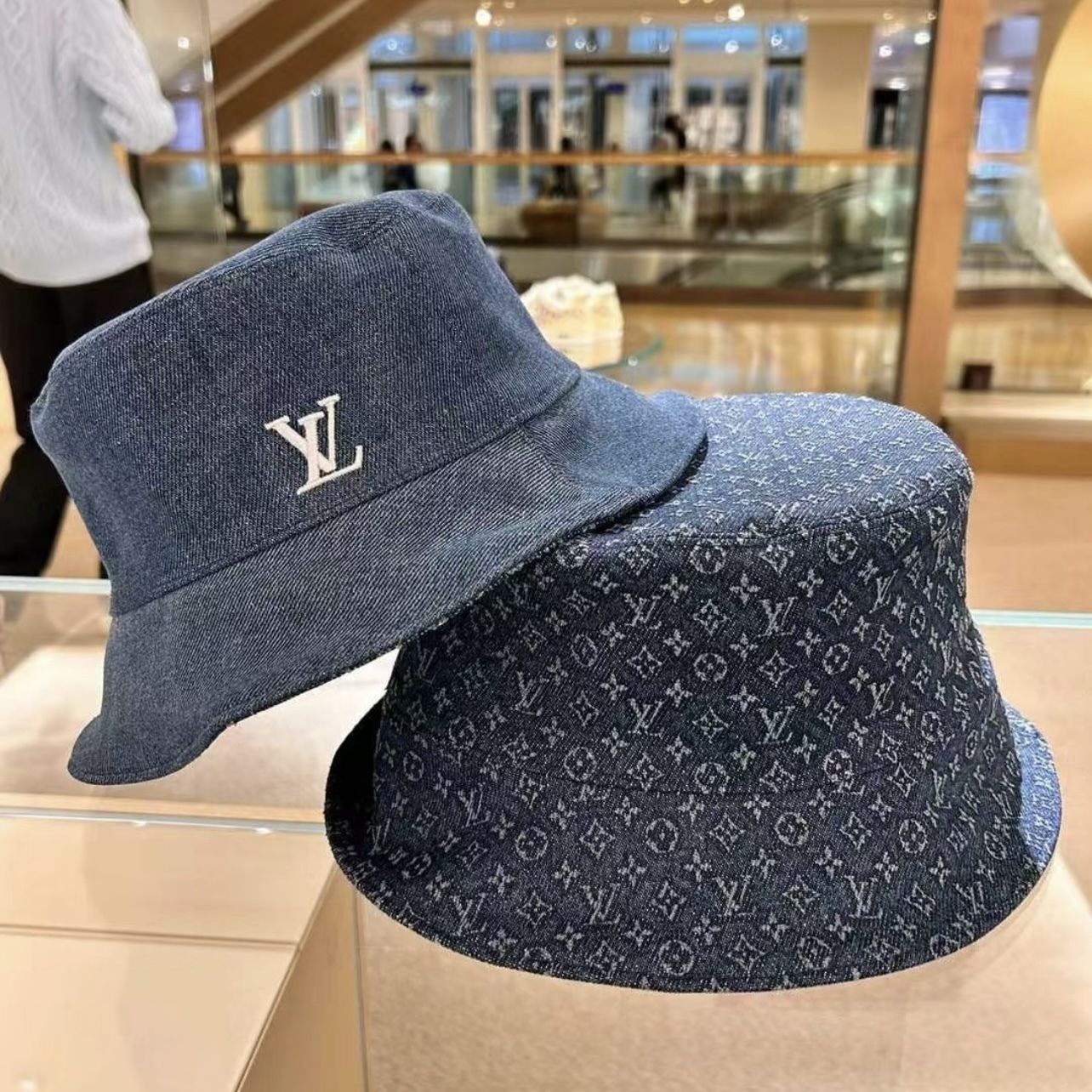 毎日使いたい♪】ルイヴィトン バケットハット リバーシブル (Louis