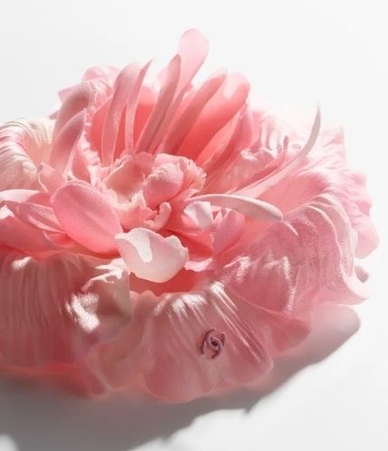 CHANEL ピンク 花モチーフ ブローチ