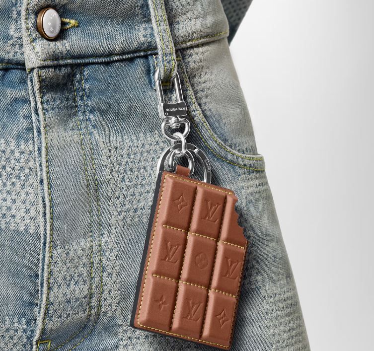 ☆Louis Vuitton バッグチャーム チョコレートバー M01478 楽天市場
