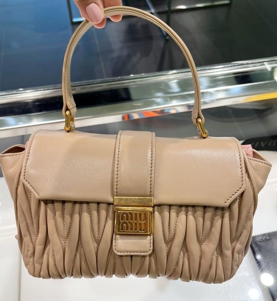 セール】ミュウミュウ☆マテラッセショルダーバッグ☆5BA272 (MiuMiu