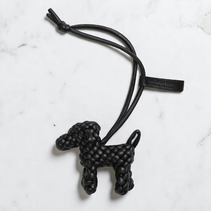BOTTEGA VENETA] ドッグチャーム レザー キーホルダー 犬 革 (BOTTEGA