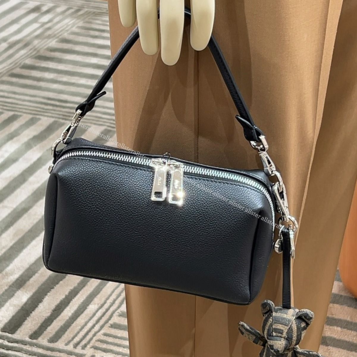 FENDI】フェンディ ルイ スモール 2WAY ショルダーバッグ (FENDI