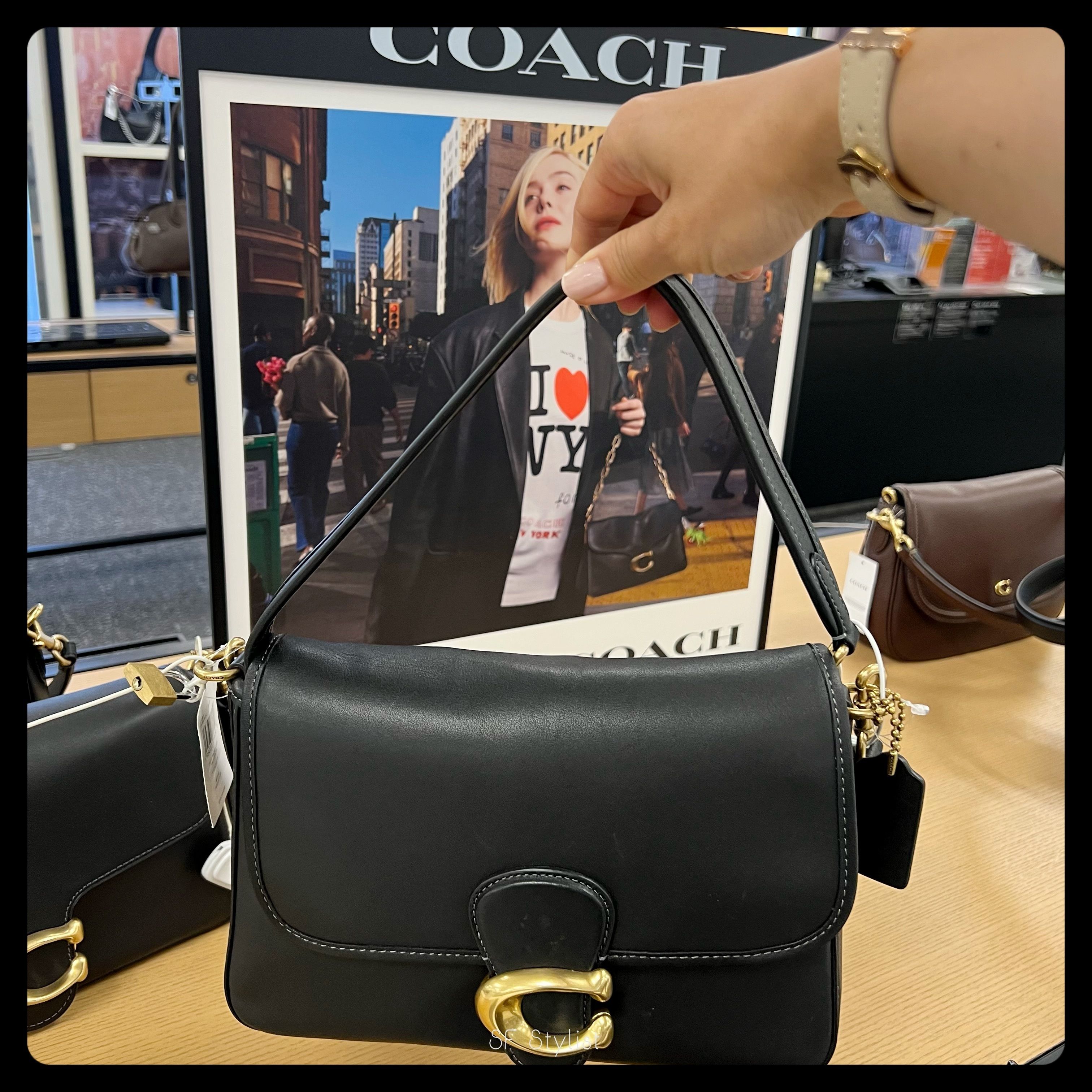 海外限定☆COACHコロンと可愛い セージ ミニ ショルダーバッグ黒