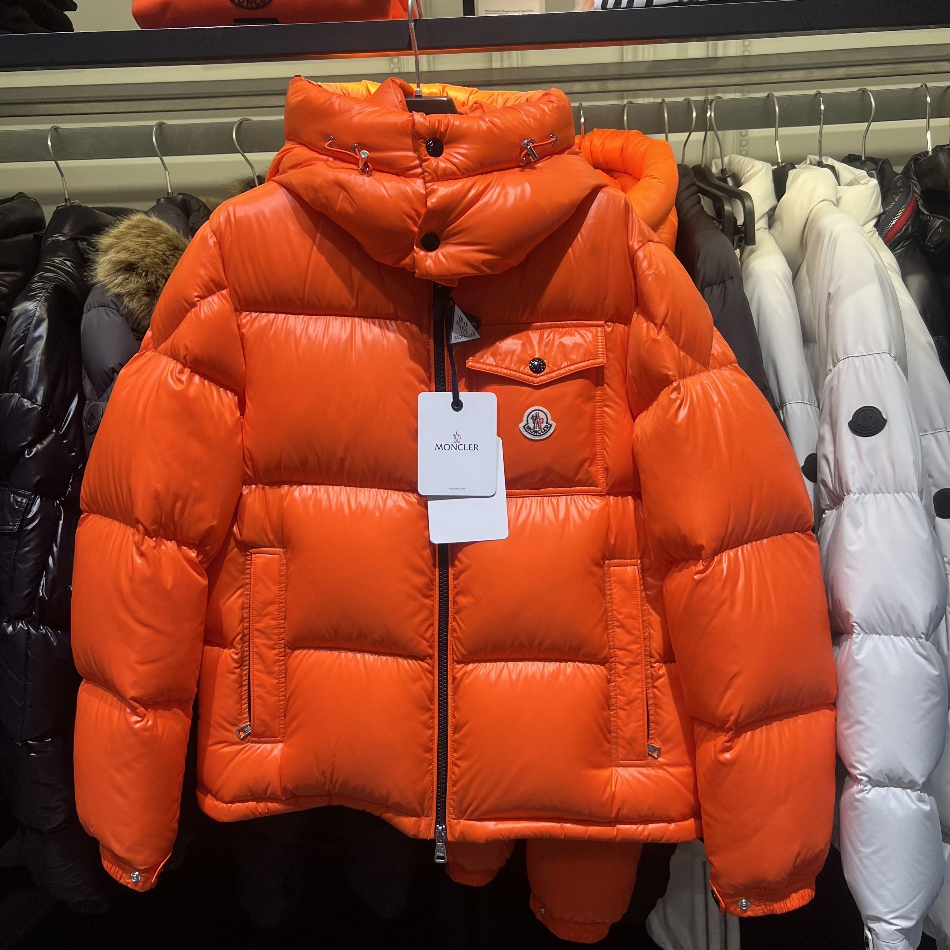 MONCLER】セール！MONTBELIARD ダウンジャケット オレンジ (MONCLER