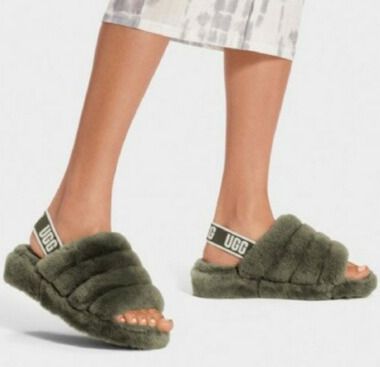 UGG(アグ) もこもこファー ロゴテープ ストラップ サンダル (UGG