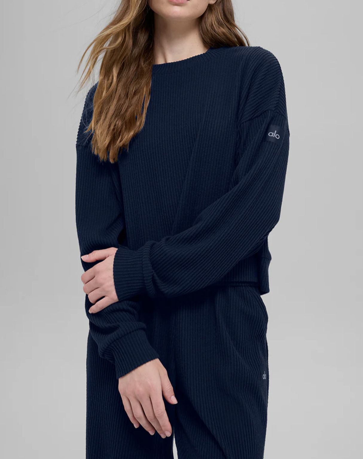 ◇Alo Yoga◇ Muse クルーネック プルオーバー / 関税込 (ALO Yoga