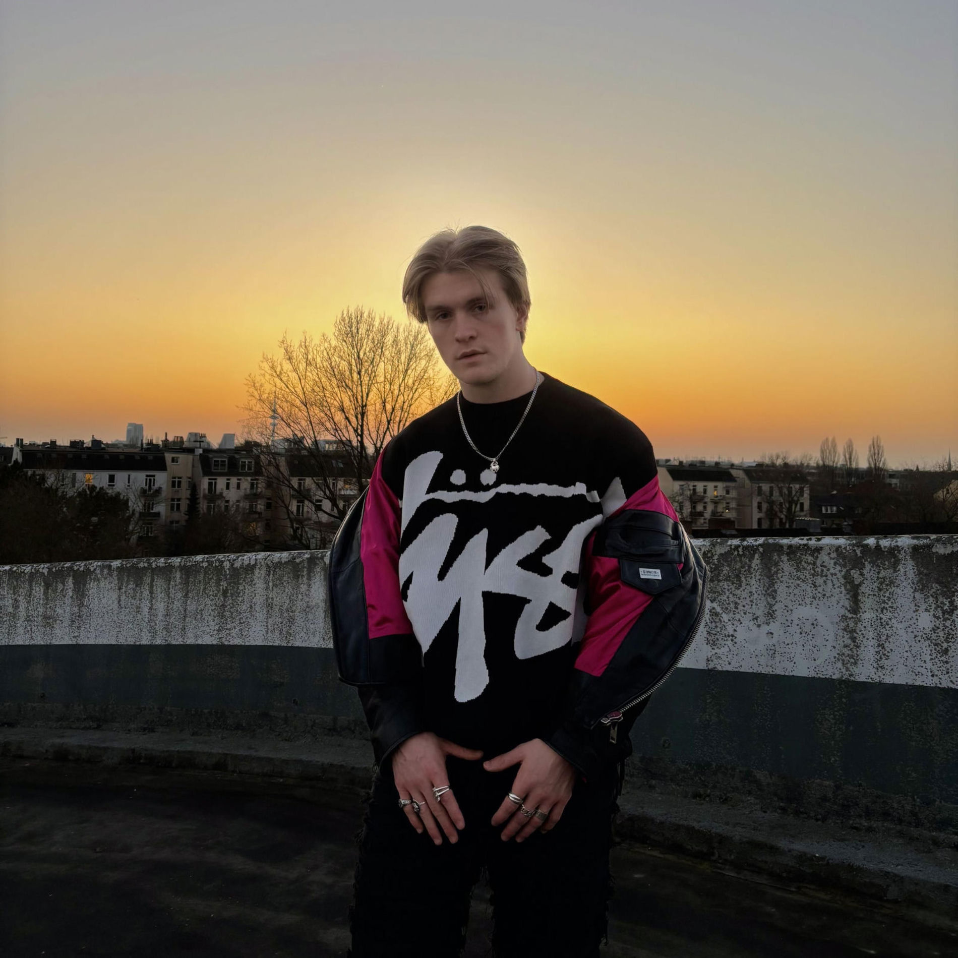 T-Max: albums, songs, concerts | Deezer