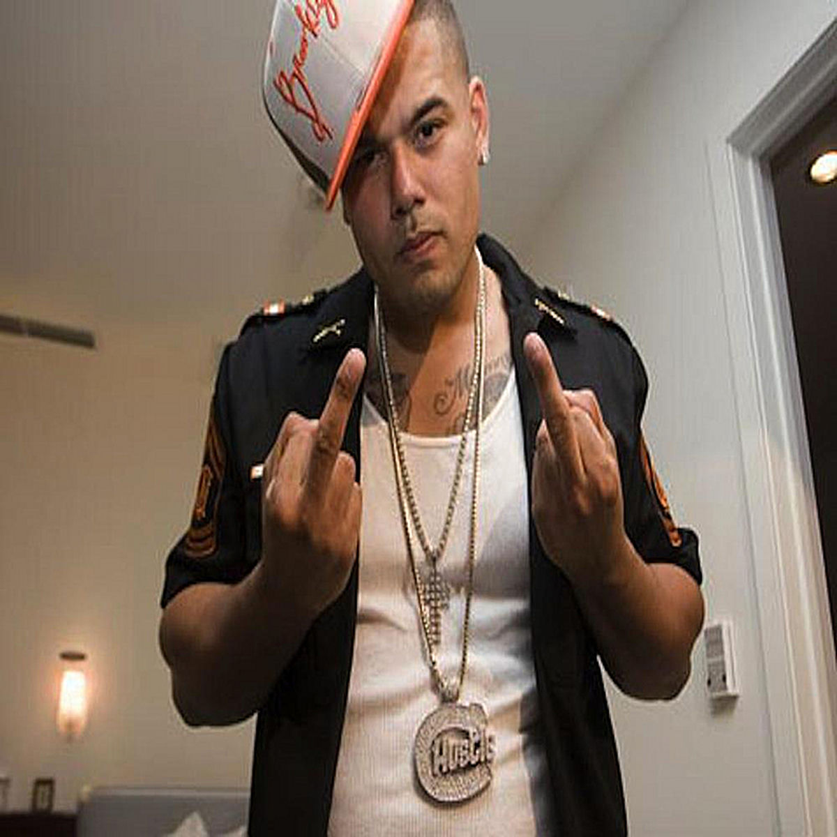 Charlie Hustle - Charlie's World | Deezer