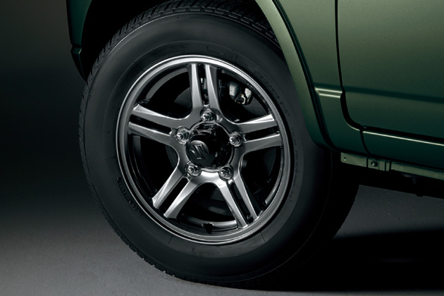 クロスケジムニーランドベンチャー スズキ ジムニーの特別仕様車