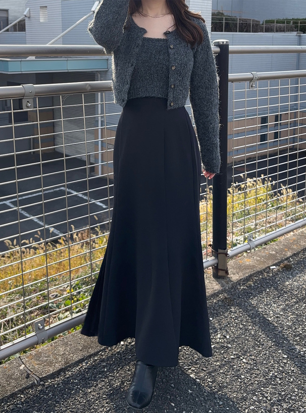 ショート丈キャミソールxカーディガンフェザーニットアンサンブル