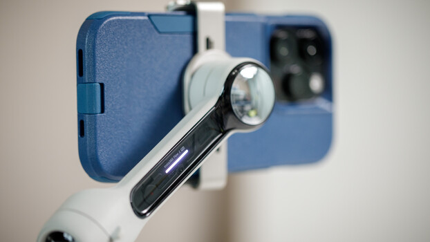 We Review the Latest Pro Smartphone Stabilizer: Insta360 Flow 2