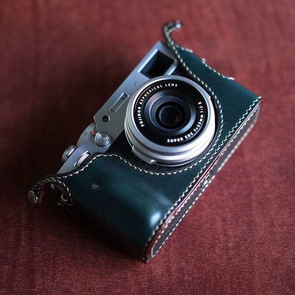 Half-case for Fujifilm X100V open-type/ snap fixed : LEICA CASES