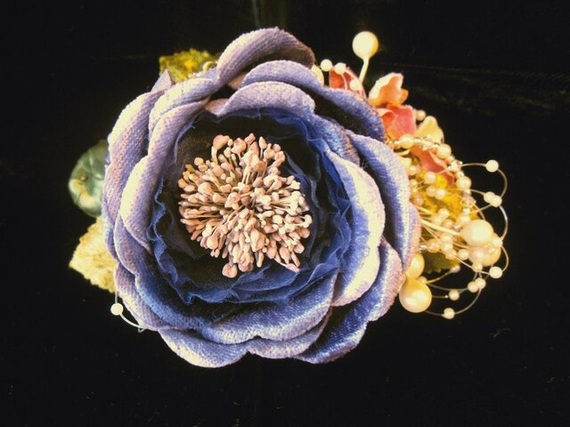 豪華布花コサージュ ブルーグレー | iichi 日々の暮らしを心地よくする