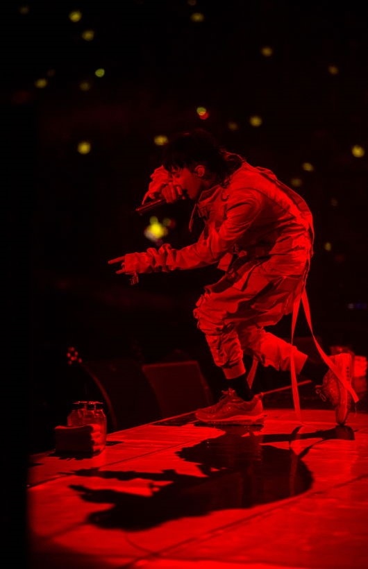 BIGBANGのG-DRAGON、ワールドツアー「ACT III, M.O.T.T.E」映像の一部