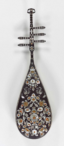 正倉院「螺鈿紫檀五絃琵琶」 精巧な模造品を初公開 | 毎日新聞