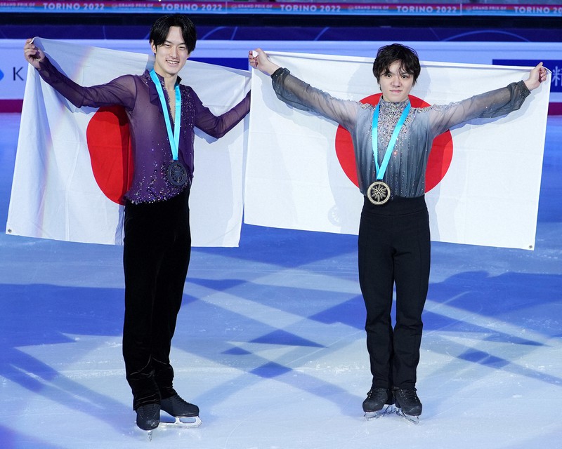 宇野昌磨と山本草太、再び一緒に表彰台に フィギュアスケート [写真