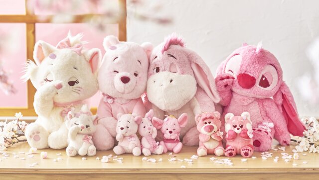 プーさんと仲間たちが桜の下でうとうと…ディズニーストアの大人気