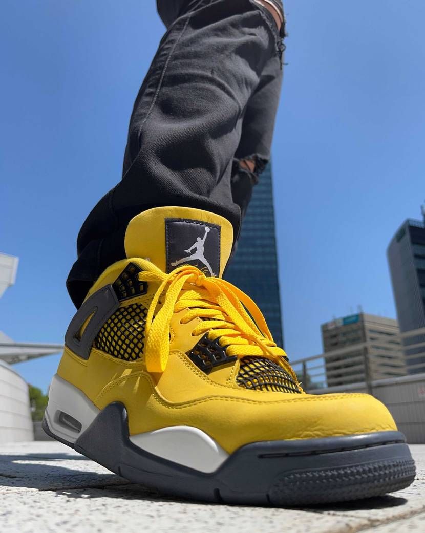 ナイキ GS エアジョーダン4 