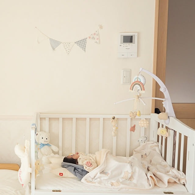 ファミリア ベビーベッドのおすすめ商品とおしゃれな実例 ｜ RoomClip