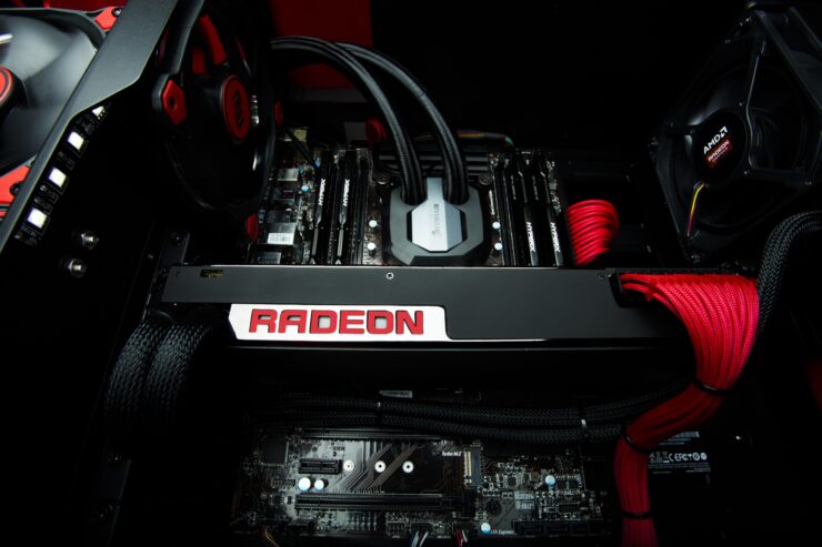 AMD-Radeon-Pro-Duo-9-740x493.jpg