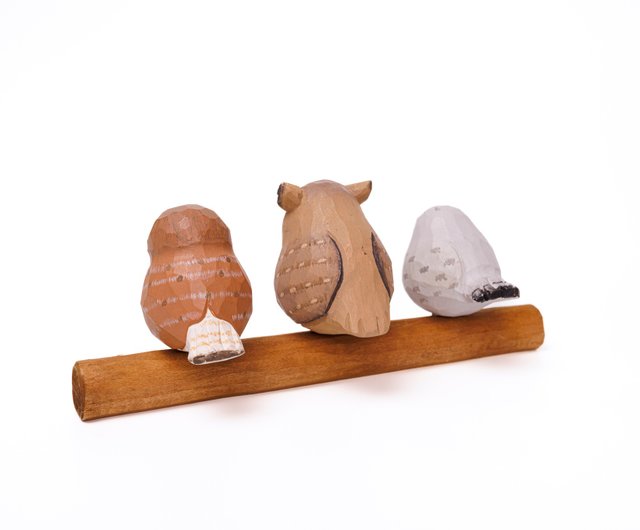 香港 アイランドオファー（オリジナルデザイン） 木彫りフクロウ3体 木