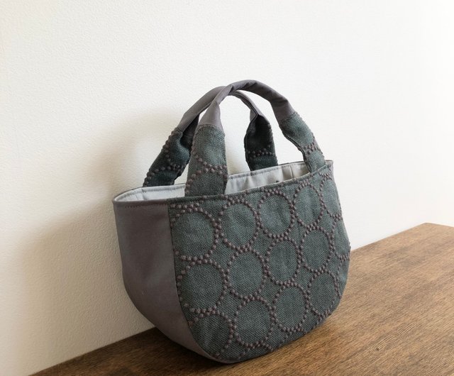 □ミナペルホネンハンドメイドシャーリングバッグ（go!、ライト