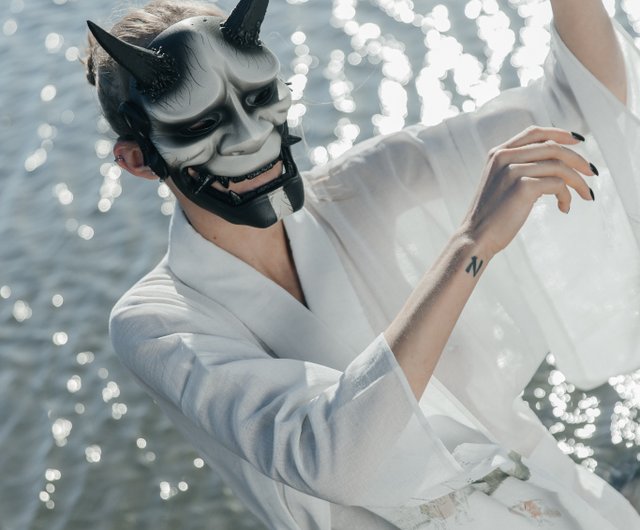 ジョージア 日本の伝統的な般若面：白黒鬼 WorkshopRS - Pinkoi