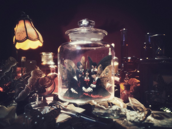 ファントムシータ｜Adoプロデュースアイドルのファーストアルバム